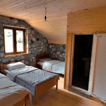 Rosi Guest house *